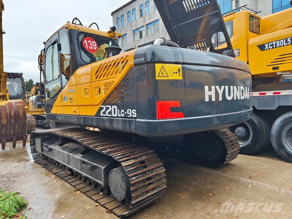 Hyundai R220LC-9S Escavadeiras de esteiras
