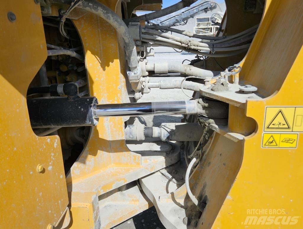 CAT 982 M Carregadeiras de rodas