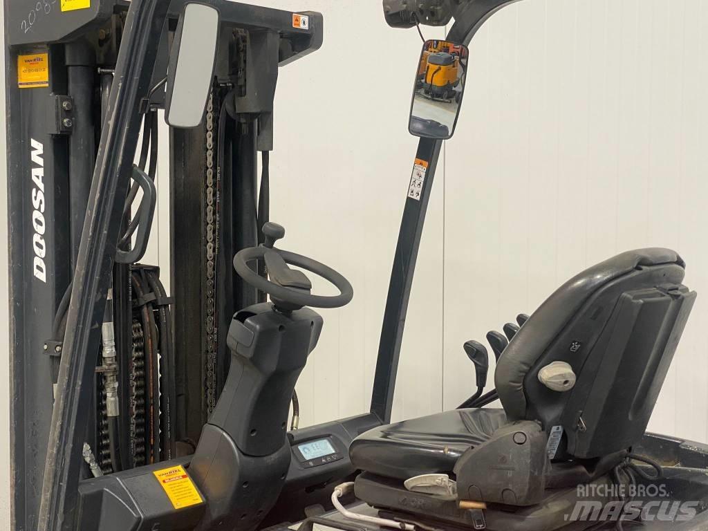 Doosan B35X-7 Empilhadores eléctricos