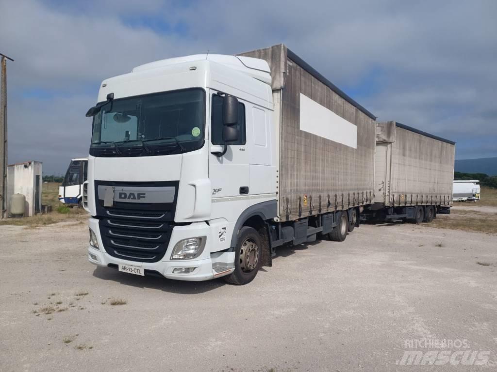 DAF XF 440 Camiões caixa cortinas laterais
