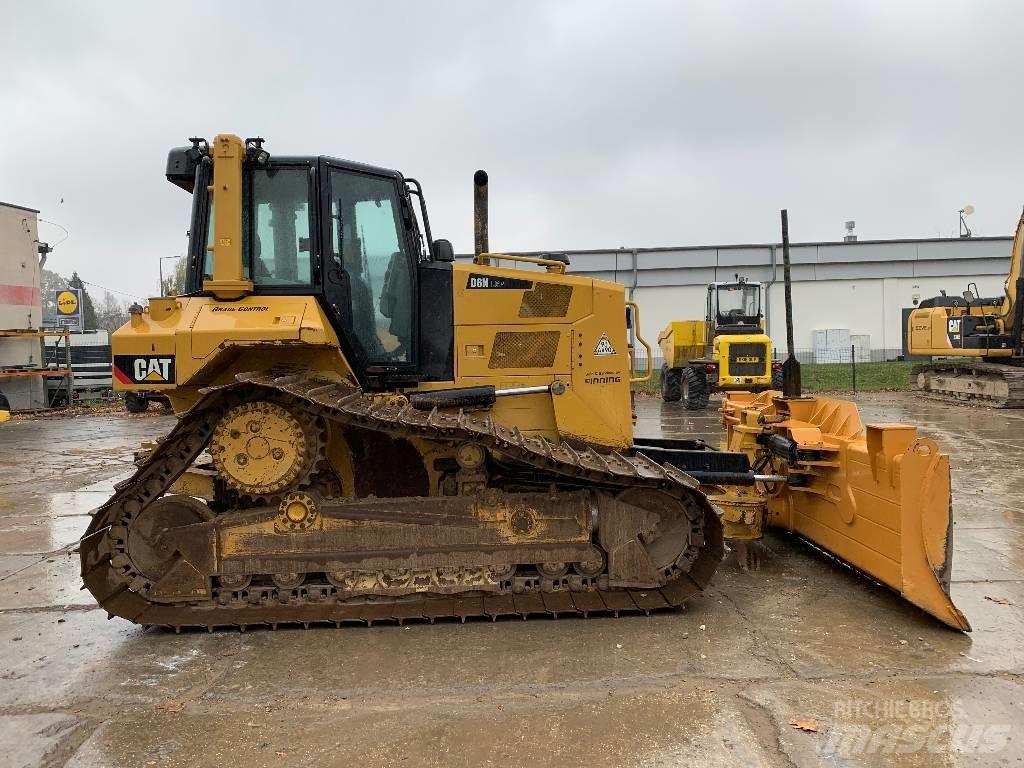 CAT D 6 N LGP Dozers - Tratores rastos
