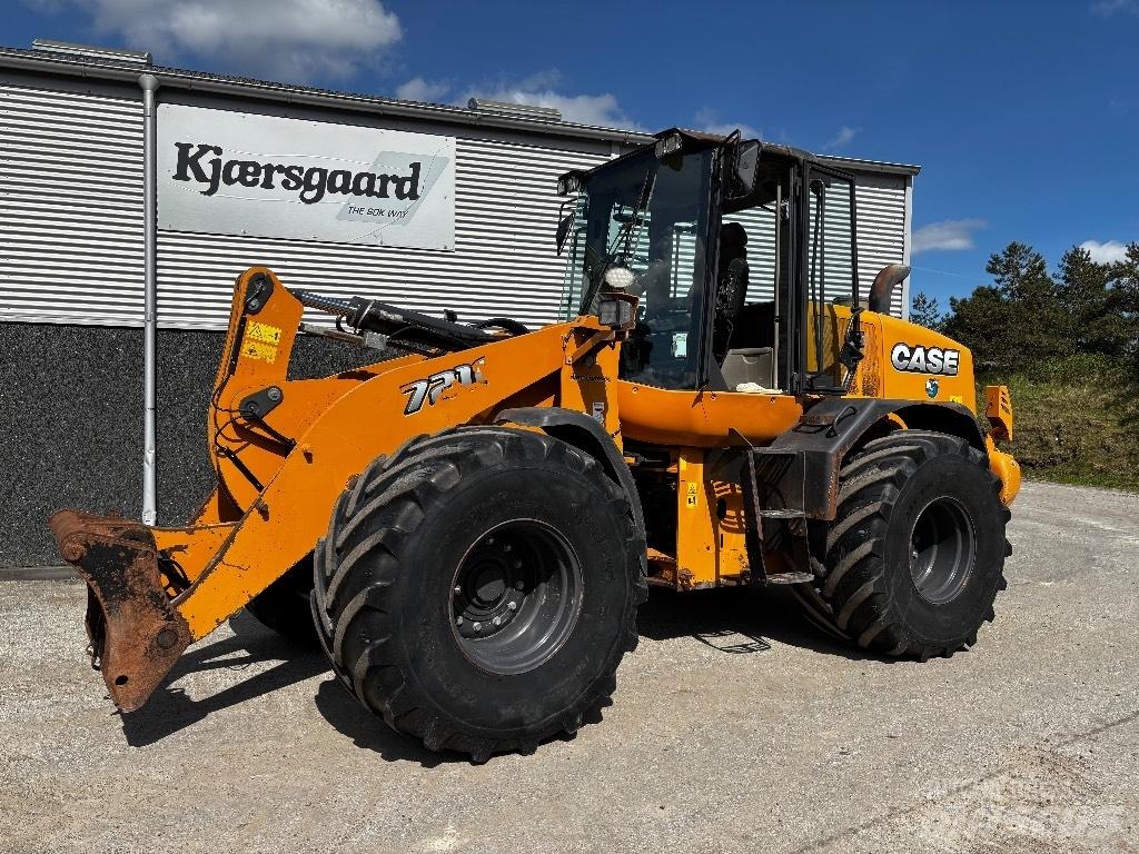 CASE 721 F Carregadeiras de rodas