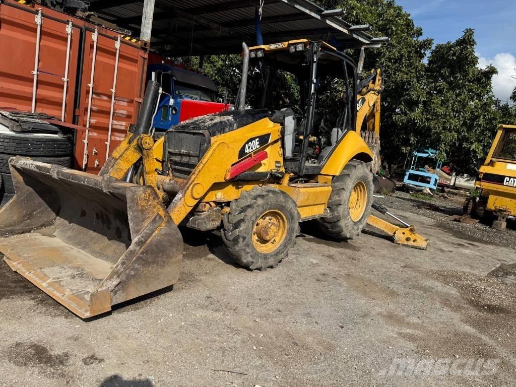 CAT 420 E Retroescavadeiras