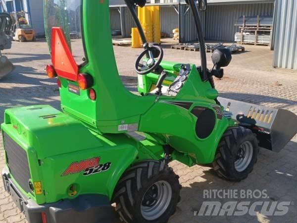Avant 528 Minicarregadeiras