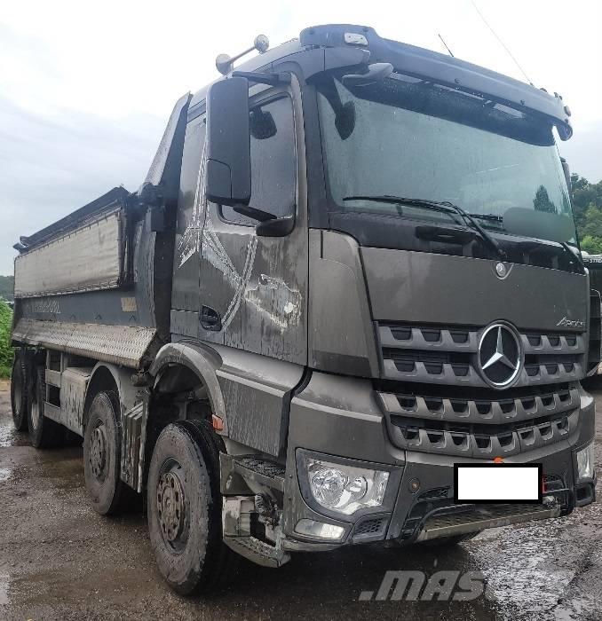 Mercedes-Benz 3951K Dumpers de obras