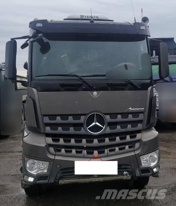 Mercedes-Benz 3951K Dumpers de obras
