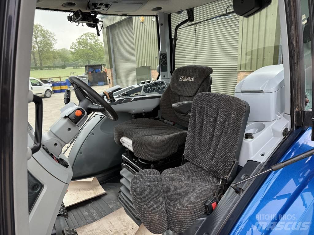 Valtra T 234 V Tratores Agrícolas usados