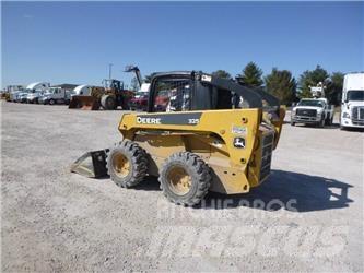 John Deere 325 Minicarregadeiras