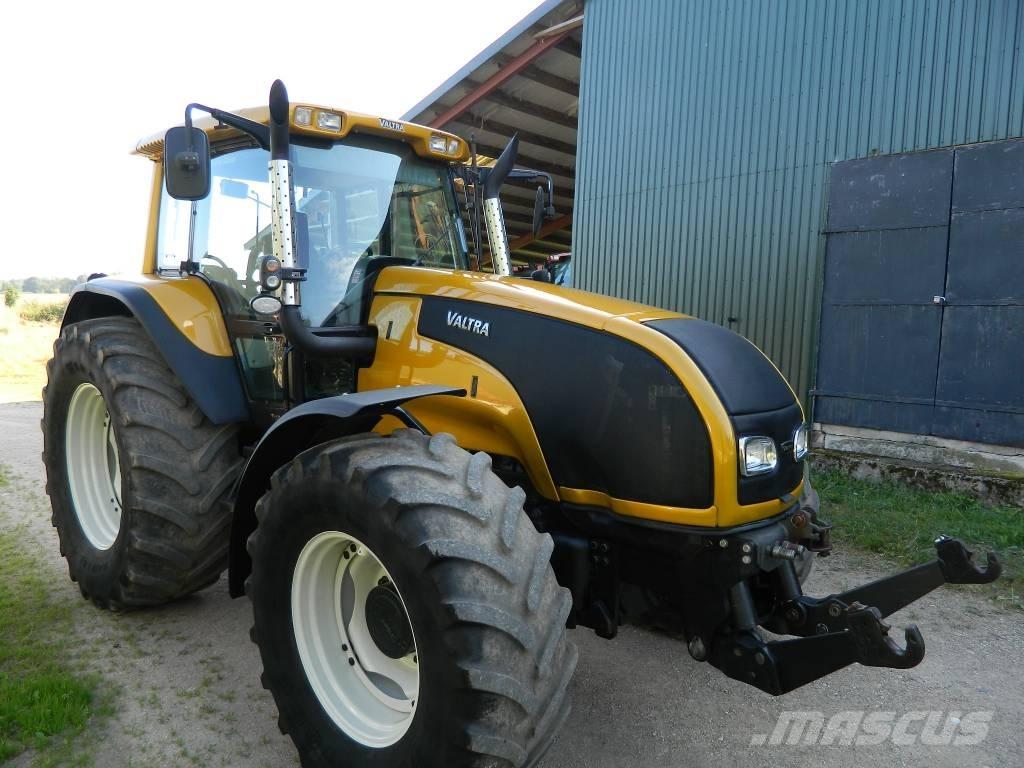 Valtra T 140 Tratores Agrícolas usados