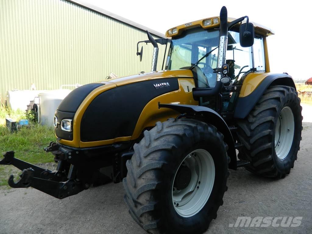 Valtra T 140 Tratores Agrícolas usados