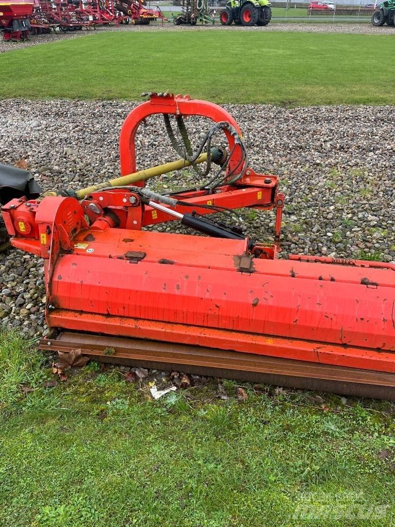 Maschio Giraffa 210 Gadanheiras e cortadores de folhas para pastos