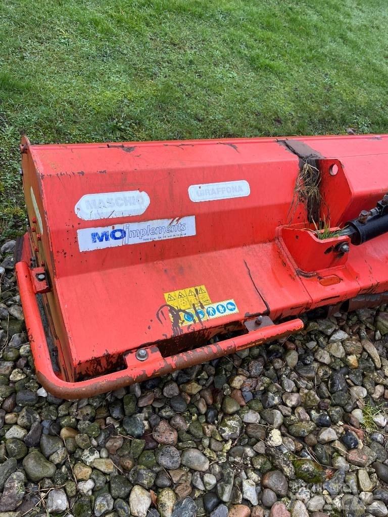 Maschio Giraffa 210 Gadanheiras e cortadores de folhas para pastos