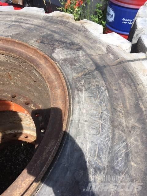 Bridgestone v Carregadeiras de rodas