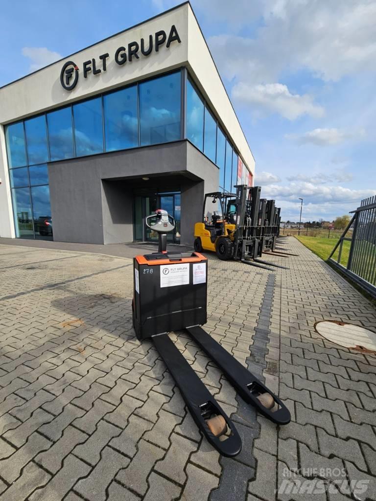 BT LWE140 Empilhador para operador externo