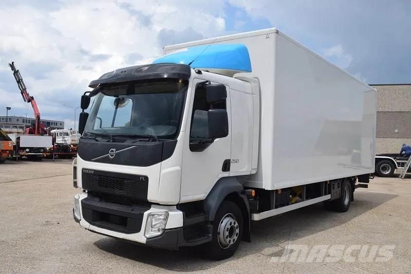 Volvo FL 250 Caminhões de caixa fechada