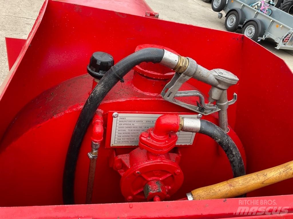  AGRITEK FUEL BOWSER Tanques de combustível e aditivos