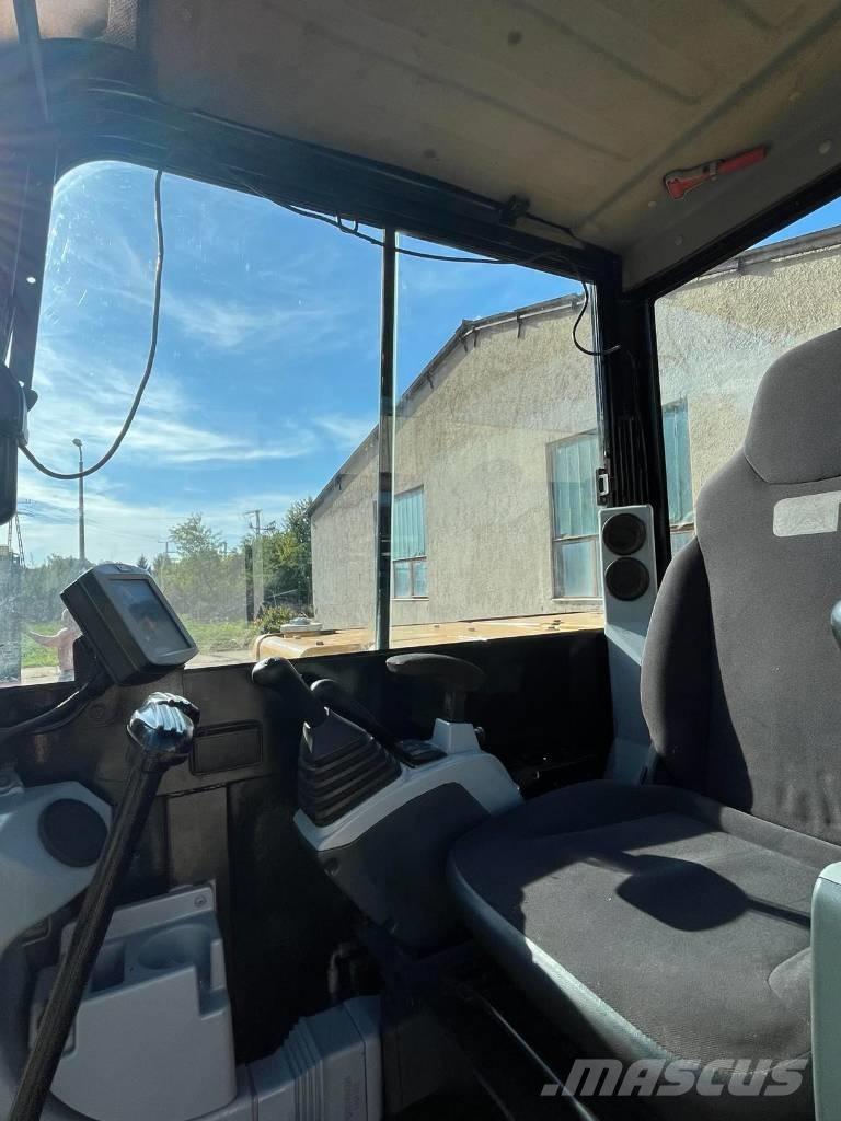 CAT 305.5 E 2 Miniescavadeiras