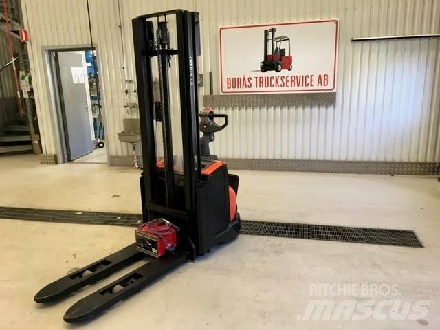 Toyota SWE 120 L Empilhador para operador externo