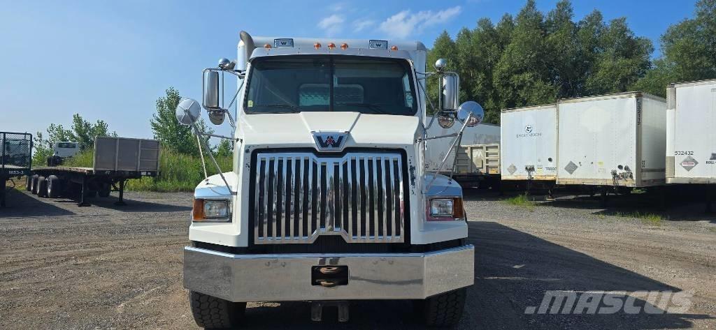 Western Star 4700 SB Cavalos Mecânicos