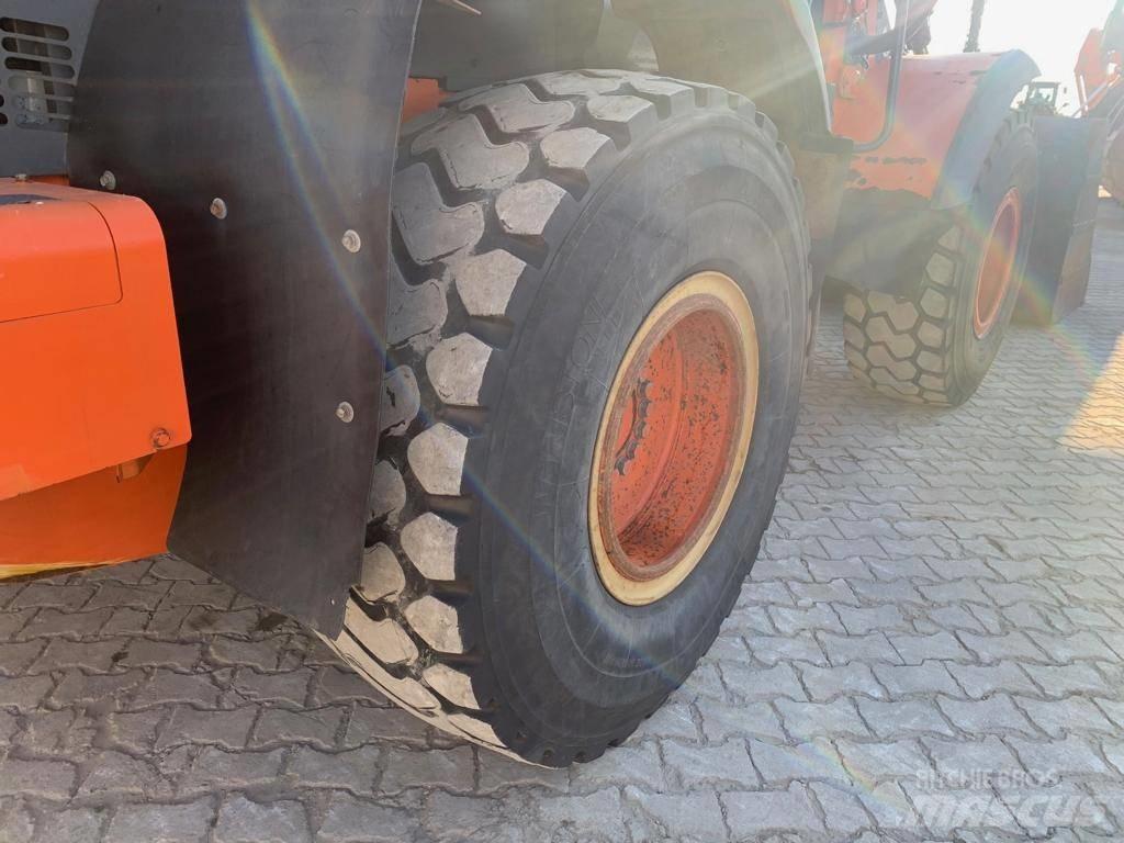 Hitachi ZW 180 Carregadeiras de rodas
