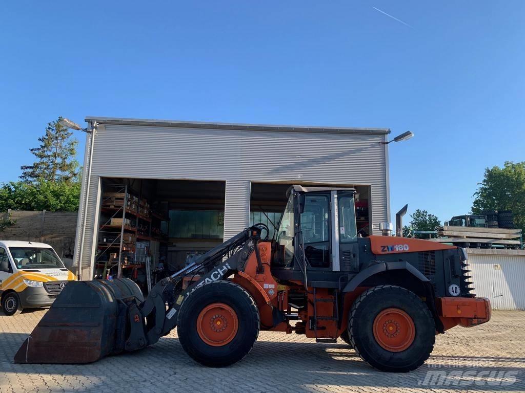 Hitachi ZW 180 Carregadeiras de rodas