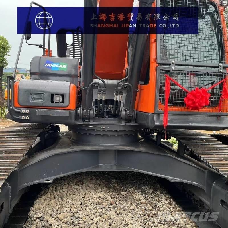 Doosan DX 225 Escavadeiras de esteiras