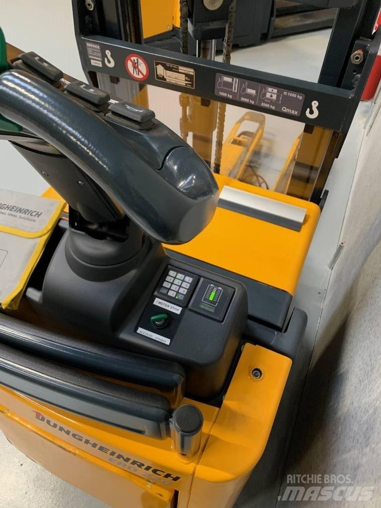 Jungheinrich ERD 220 Empilhador para operador externo