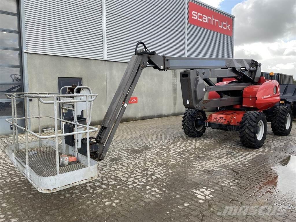 Manitou 200ATJ RC Elevadores braços articulados