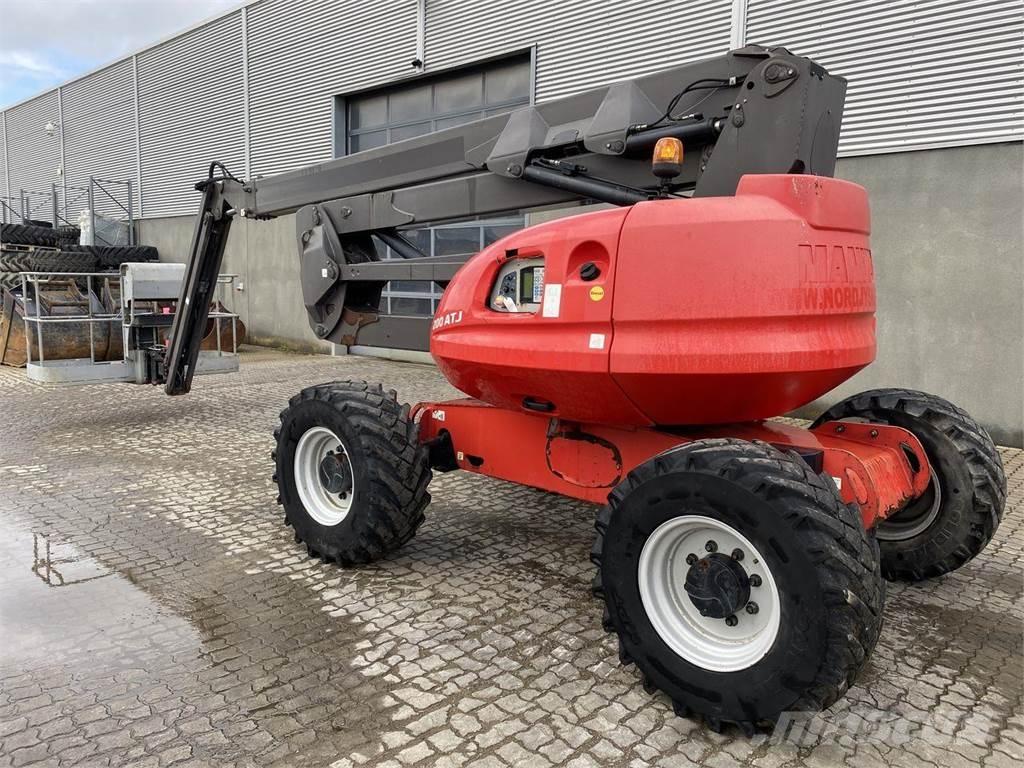 Manitou 200ATJ RC Elevadores braços articulados