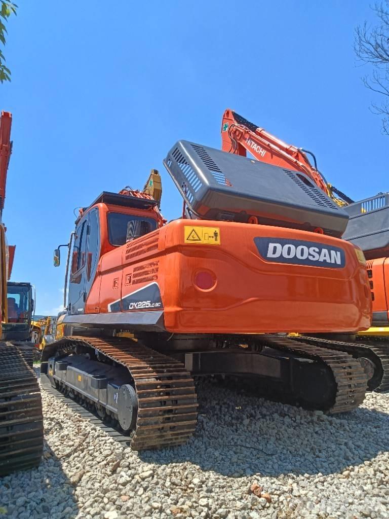 Doosan DX 225 Escavadeiras de esteiras