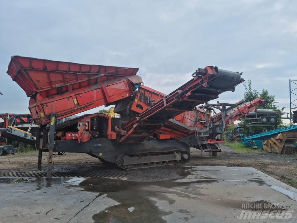 Terex Finlay 883+ Crivos móveis