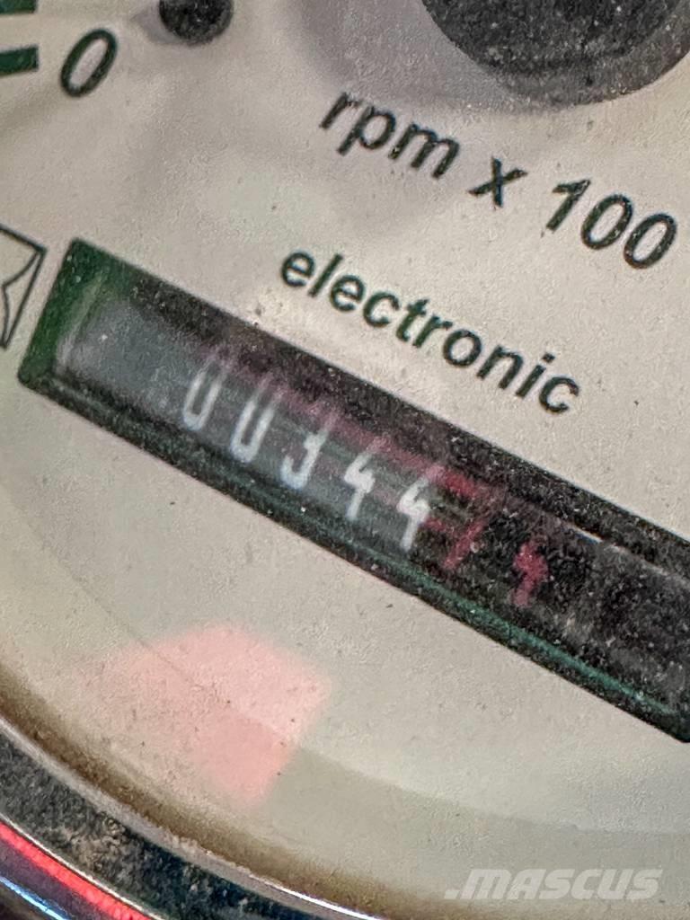 Avant 528 Carregadora multifunções