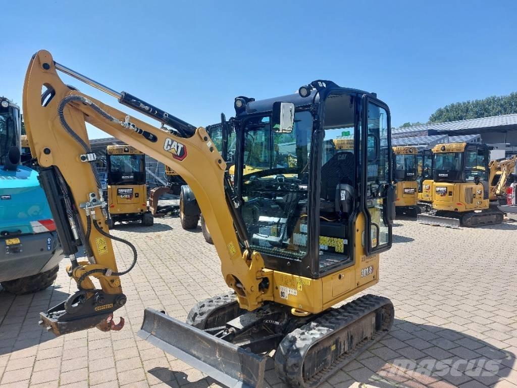 CAT 301.8 Miniescavadeiras