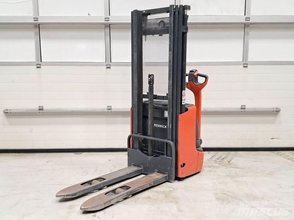 Linde L10 Empilhador para operador externo