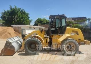 New Holland 12 D Carregadeiras de rodas
