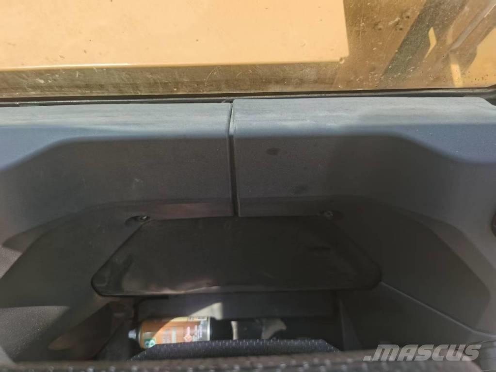 CAT 310 Escavadeiras de esteiras