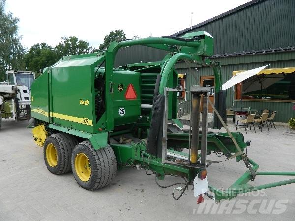 John Deere 678 Enfardadeira de rolos