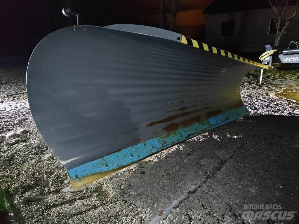 Snowek U320 alueaura Lâminas de neve e arados