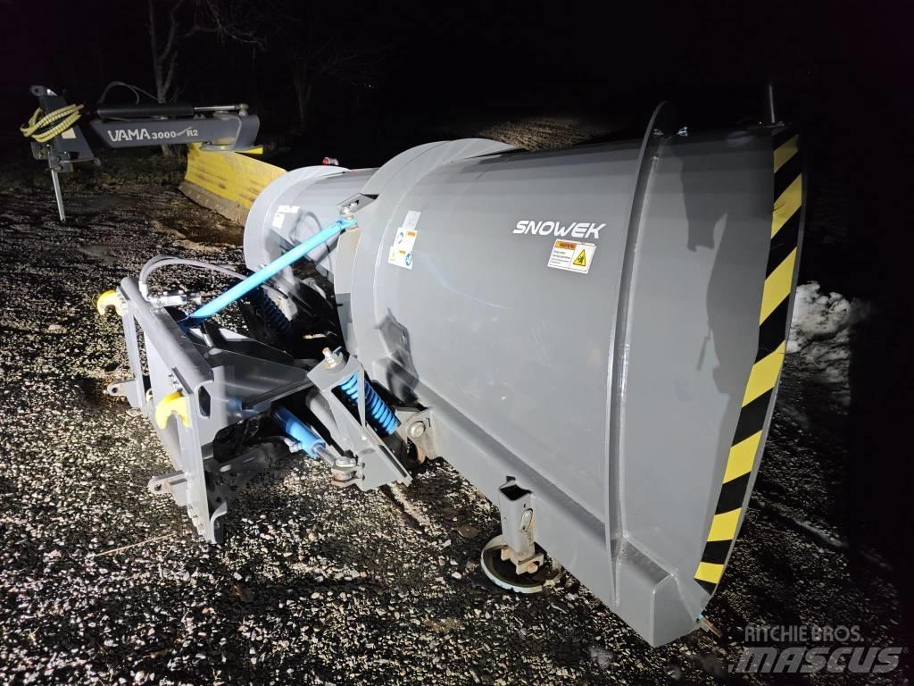 Snowek U320 alueaura Lâminas de neve e arados