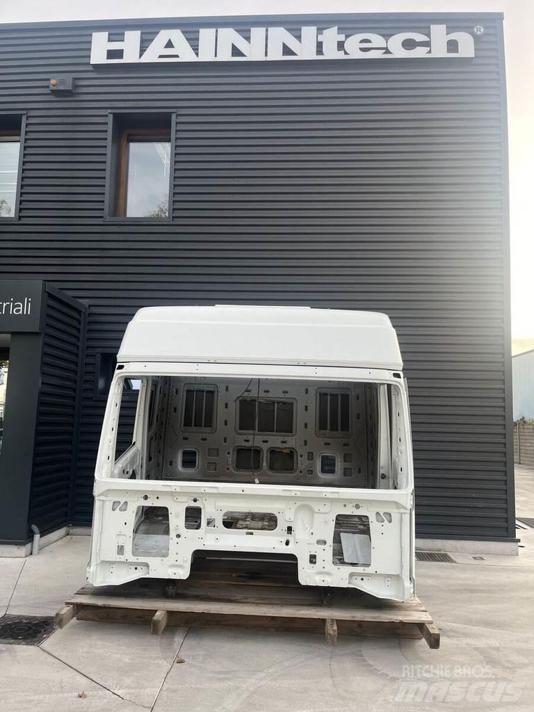 Iveco EUROSTAR Cabines e interior