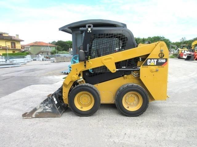 CAT 226 D Minicarregadeiras