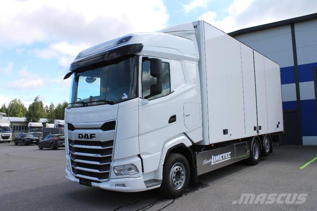 DAF XG 530 FAN Caminhões de caixa fechada