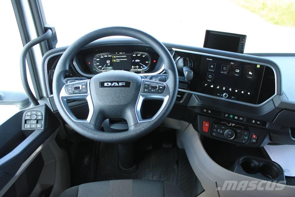 DAF XG 530 FAN Caminhões de caixa fechada