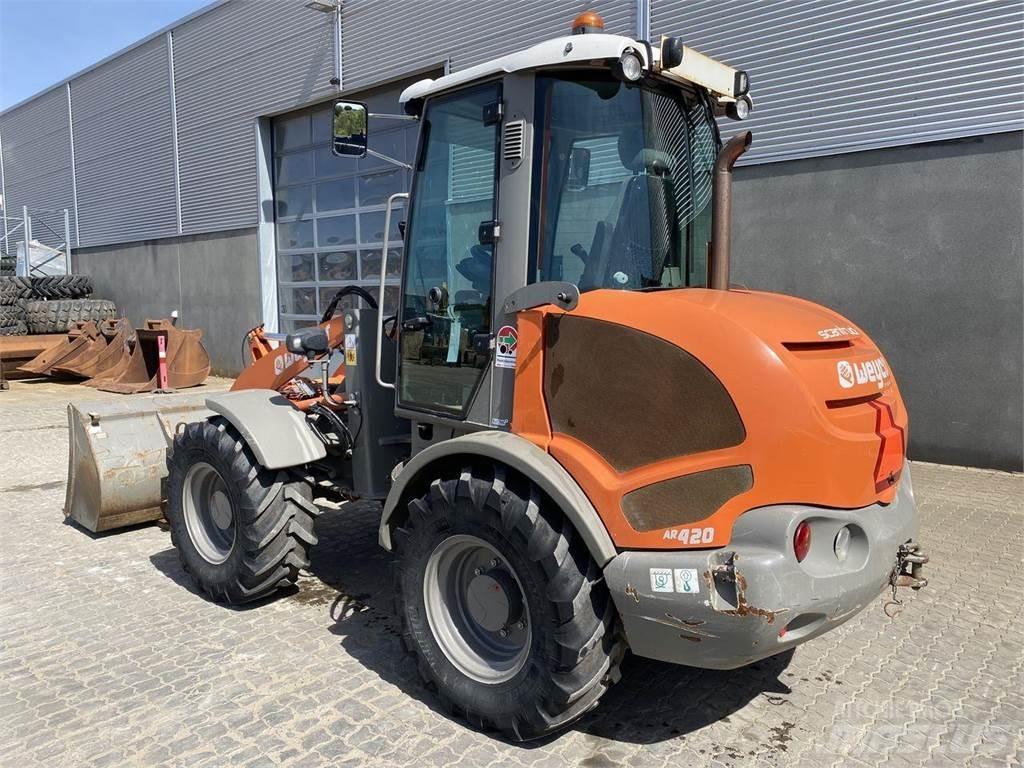 Weycor AR420 Carregadora multifunções