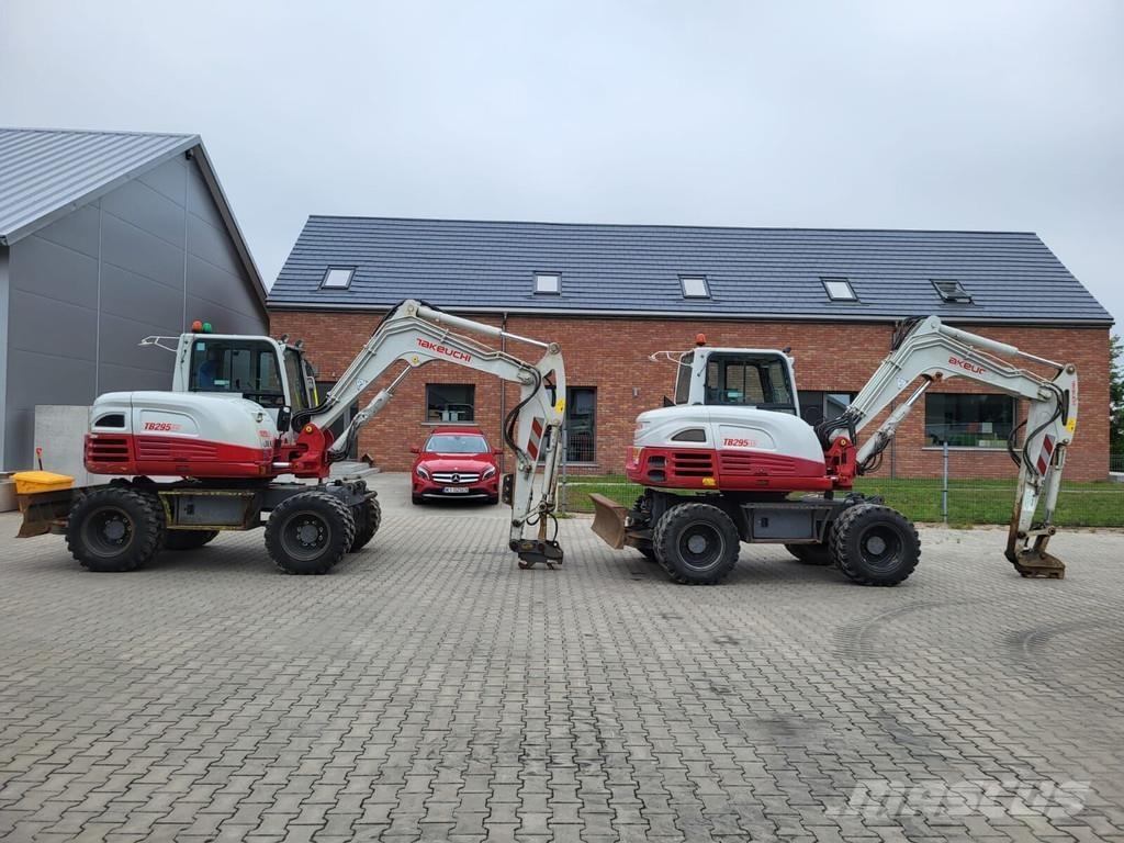 Takeuchi TB295W Escavadoras Midi 7t - 12t