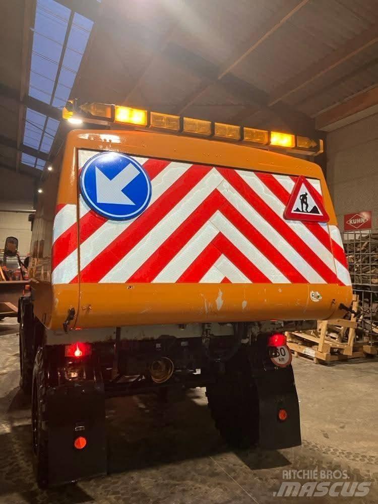 Mercedes-Benz unimog Varredoras