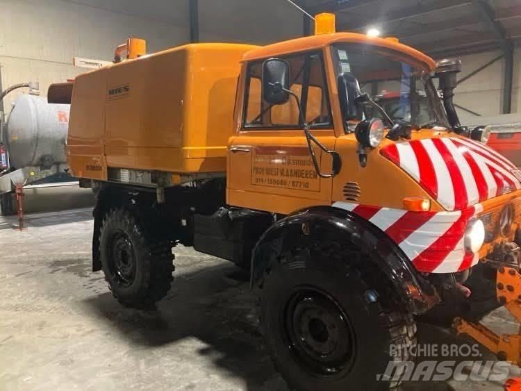 Mercedes-Benz unimog Varredoras