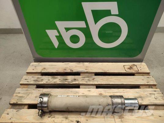 Merlo 40.25  actuator Lanças e braços dippers