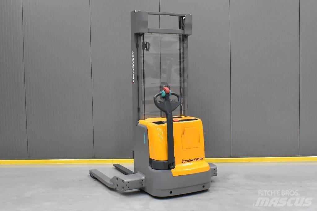 Jungheinrich EJC B12 Empilhador para operador externo