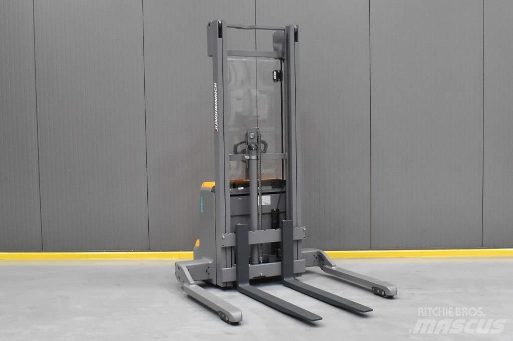 Jungheinrich EJC B12 Empilhador para operador externo